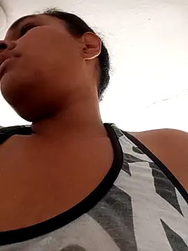 Snapshot of sexybronwgirl chatting on 03.31.26 sexybronwgirl online show from 03.31.26