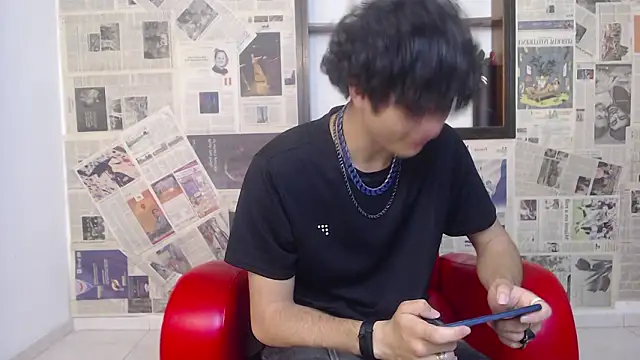 Snapshot of sebastian_rougue chatting on 03.26.26 sebastian rougue online show from 03.26.26