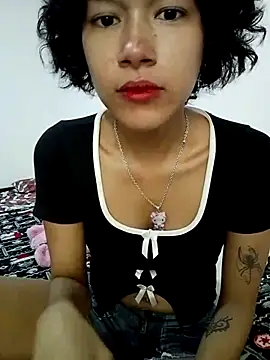 Yi Uzi online show from 06.29.26