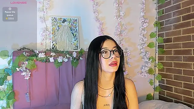 Snapshot of megan_n chatting on 03.31.26 megan n online show from 03.31.26