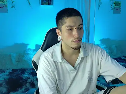 Snapshot of Zahir_Raw chatting on 06.16.26 Zahir Raw online show from 06.16.26