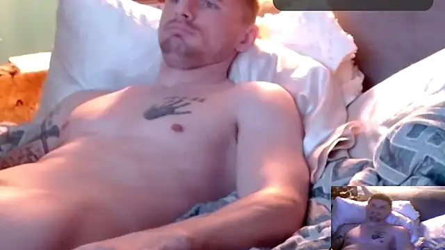 Snapshot of Candybluestrue chatting on 04.06.26 Candybluestrue online show from 04.06.26