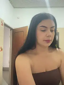 Snapshot of Cami_olarte chatting on 06.25.26 Cami olarte online show from 06.25.26