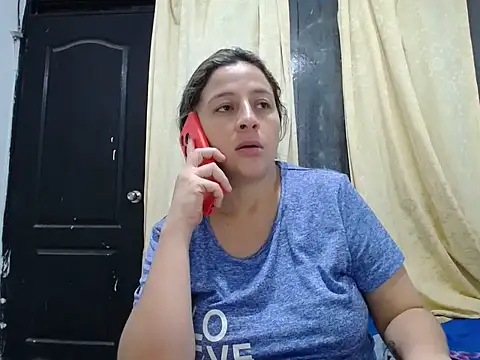 Snapshot of allison_maxtattoo_ chatting on 04.15.26 allison maxtattoo online show from 04.15.26