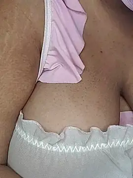 Snapshot of umawaifu chatting on 04.13.26 umawaifu online show from 04.13.26