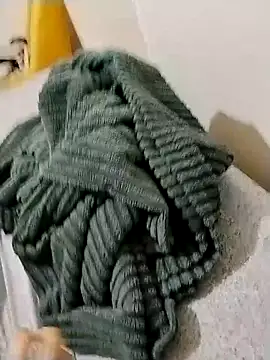 Snapshot of y2561 chatting on 04.01.26 y2561 online show from 04.01.26