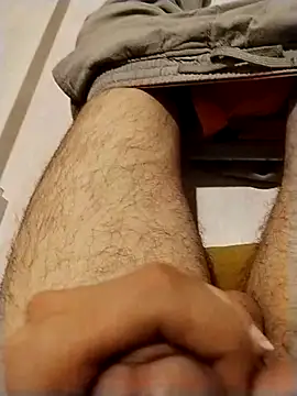 Snapshot of y2561 chatting on 04.08.26 y2561 online show from 04.08.26