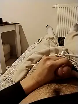 Snapshot of y2561 chatting on 04.13.26 y2561 online show from 04.13.26