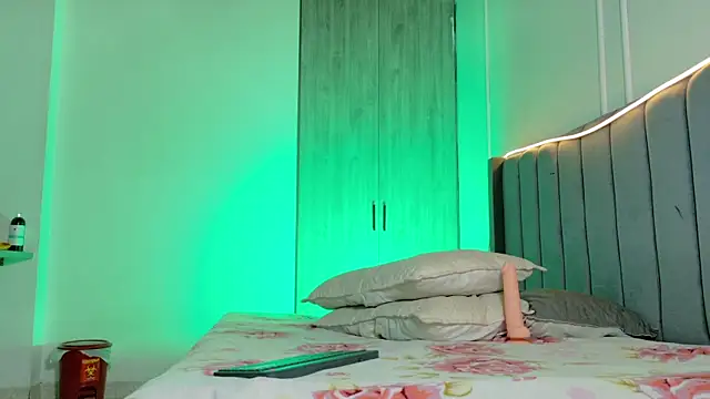 Snapshot of tifaniith_ chatting on 03.27.26 tifaniith online show from 03.27.26