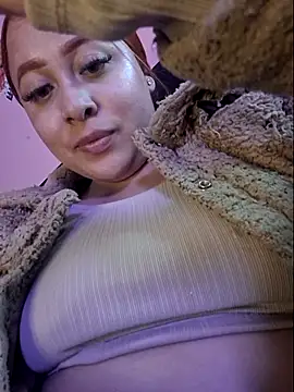 Snapshot of venuscopper chatting on 05.17.26 venuscopper online show from 05.17.26