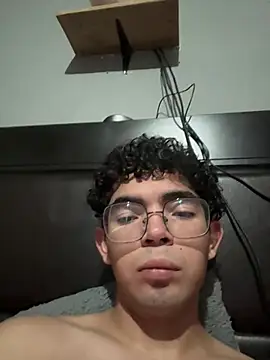 Snapshot of vrgrika chatting on 06.19.26 vrgrika online show from 06.19.26