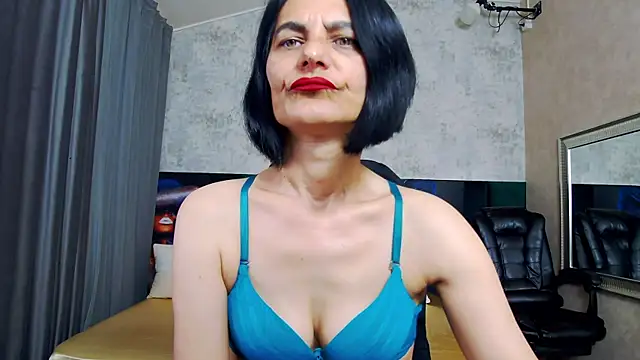 Snapshot of KalystaSwiss chatting on 05.20.26 KalystaSwiss online show from 05.20.26