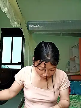 Snapshot of -Quyny- chatting on 04.15.26 -Quyny- online show from 04.15.26