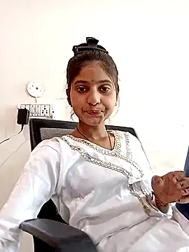 Snapshot of TANU01990 chatting on 04.10.26 TANU01990 online show from 04.10.26