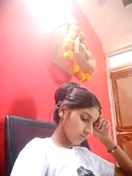 Snapshot of TANU01990 chatting on 05.31.26 TANU01990 online show from 05.31.26