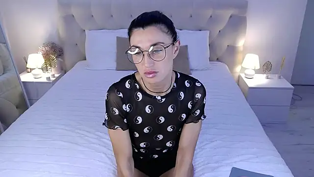Snapshot of AriannaCruise chatting on 06.15.26 AriannaCruise online show from 06.15.26