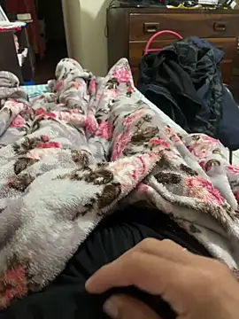 Snapshot of sfadinz chatting on 04.05.26 sfadinz online show from 04.05.26