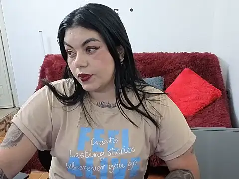 Snapshot of Karla_greenn chatting on 06.19.26 Karla greenn online show from 06.19.26