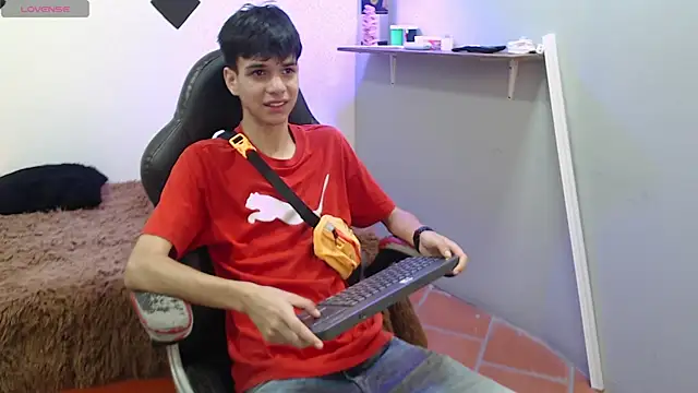 Snapshot of maxim_rod chatting on 06.18.26 maxim rod online show from 06.18.26