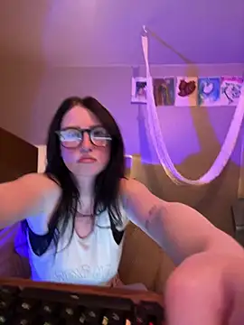 Snapshot of avaalanchee chatting on 05.28.26 avaalanchee online show from 05.28.26