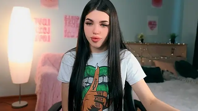 Snapshot of molly_rettyy chatting on 06.04.26 molly rettyy online show from 06.04.26