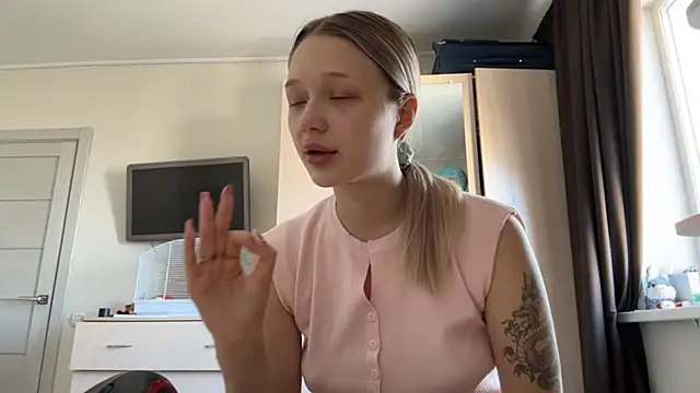 KazukoChristie online show from 03.30.26