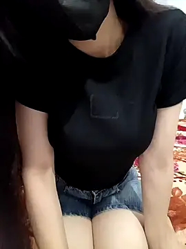 Anna Lovelly online show from 04.12.26