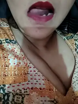 Snapshot of ZOYA_KHAN-123 chatting on 04.15.26 ZOYA KHAN-123 online show from 04.15.26