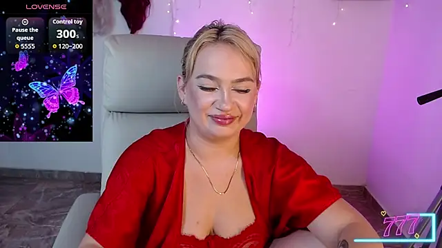 Snapshot of Carolina_2403 chatting on 06.11.26 Carolina 2403 online show from 06.11.26