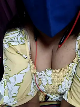 Snapshot of Tami-sonia chatting on 03.30.26 Tami-sonia online show from 03.30.26