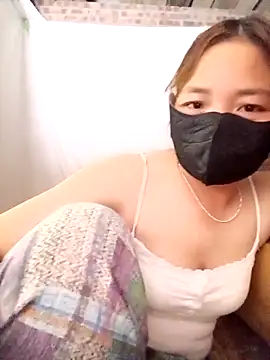 Snapshot of cat-kat chatting on 04.16.26 cat-kat online show from 04.16.26