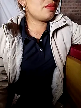 Snapshot of cat-kat chatting on 04.24.26 cat-kat online show from 04.24.26