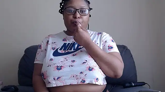 xxZoeyx online show from 11.23.25