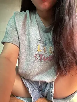 Snapshot of Gina-li chatting on 04.07.26 Gina-li online show from 04.07.26