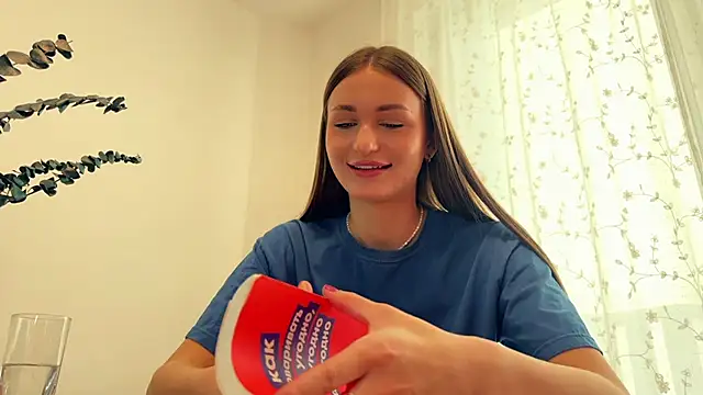 HallieHollo online show from 04.01.26