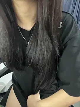 Snapshot of Annie_nii chatting on 04.28.26 Annie nii online show from 04.28.26