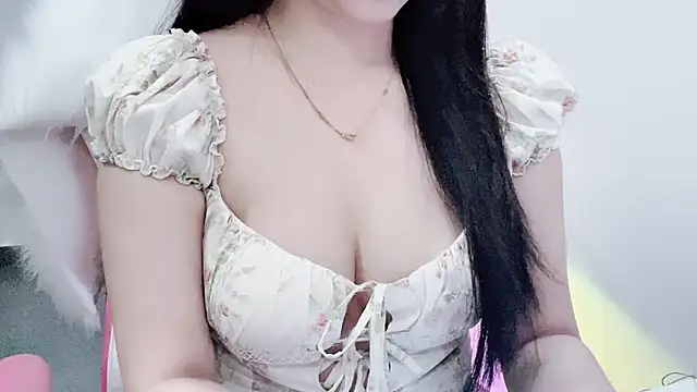 Snapshot of Annie_nii chatting on 06.10.26 Annie nii online show from 06.10.26