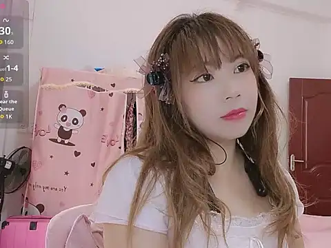 Snapshot of H-Maya chatting on 04.11.26 H-Maya online show from 04.11.26