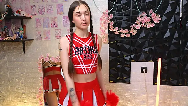 Snapshot of belle_cute chatting on 04.19.26 belle cute online show from 04.19.26