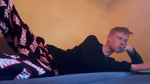 Snapshot of dreamy_devi1 chatting on 04.12.26 dreamy devi1 online show from 04.12.26