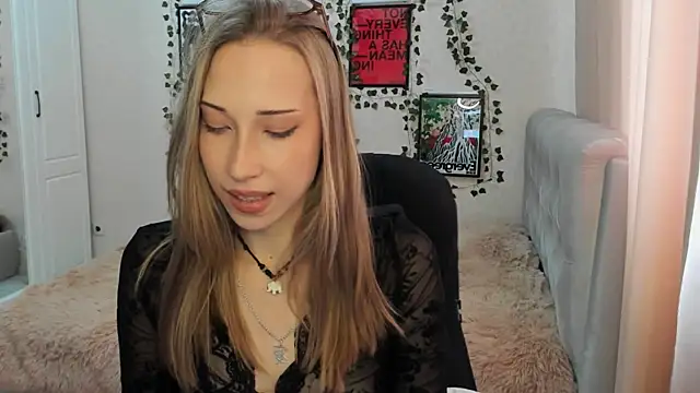 Emmarayder online show from 04.09.26