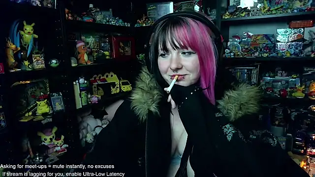 Snapshot of CutieTracer chatting on 06.11.26 CutieTracer online show from 06.11.26