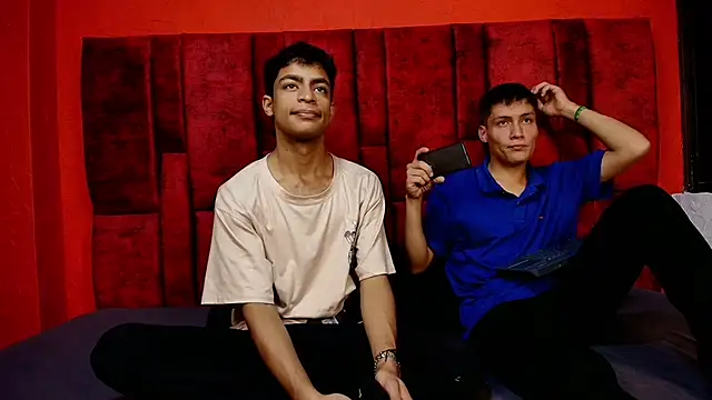 Snapshot of LuckandSamuel chatting on 04.14.26 LuckandSamuel online show from 04.14.26