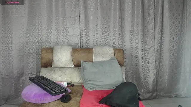 Snapshot of Dayanara- chatting on 05.15.26 Dayanara- online show from 05.15.26