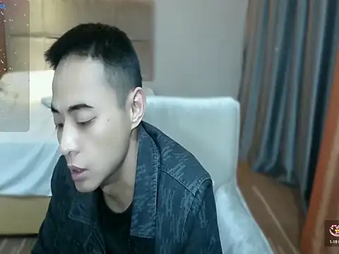 Snapshot of davidboys chatting on 04.12.26 davidboys online show from 04.12.26