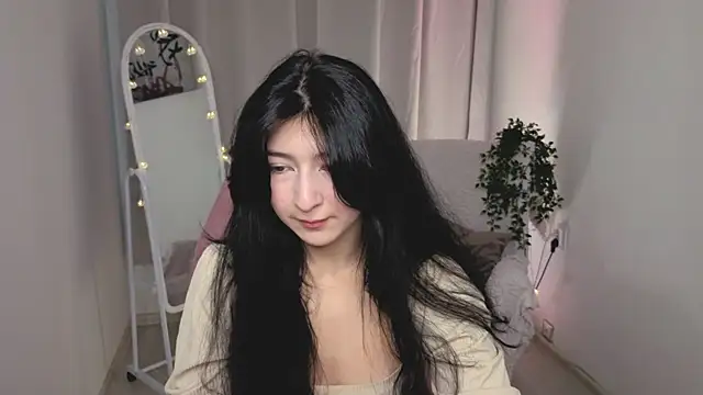 Snapshot of HanamiCei chatting on 04.16.26 HanamiCei online show from 04.16.26