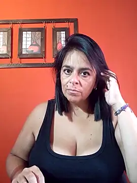 Snapshot of lucianamorocha chatting on 04.08.26 lucianamorocha online show from 04.08.26