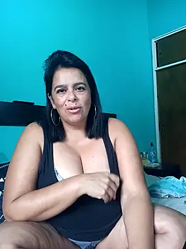 Snapshot of lucianamorocha chatting on 04.16.26 lucianamorocha online show from 04.16.26