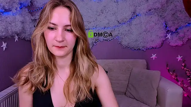 Snapshot of so_hot_rosalie chatting on 06.21.26 so hot rosalie online show from 06.21.26