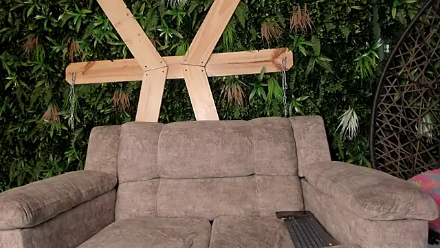 Milan Moon online show from 04.14.26